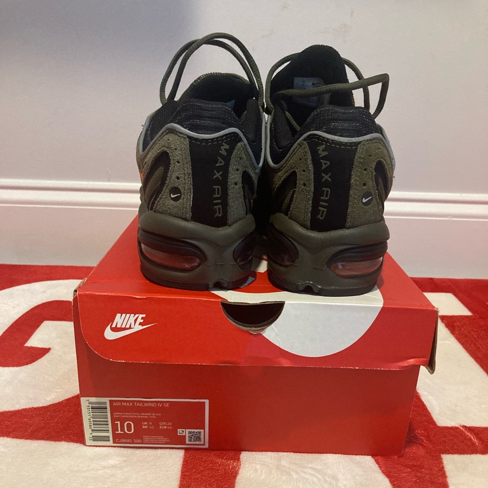 Nike Tailwind… size 10